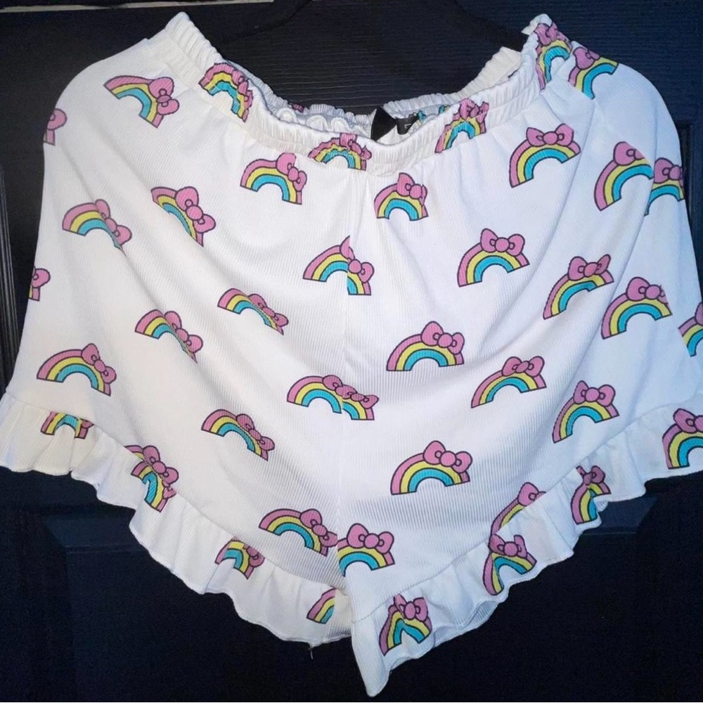 White Hello Kitty rainbow ruffle shorts and top pajama set. - Picture 5 of 7